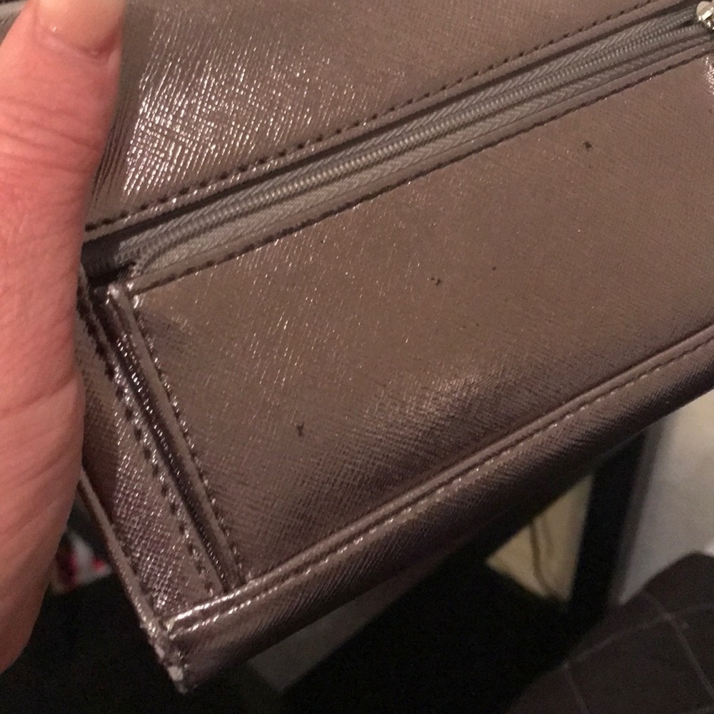 Guess Wallet - Picture 4 of 4